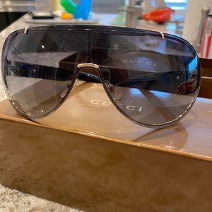 Gucci wrap style aviator sunglasses
